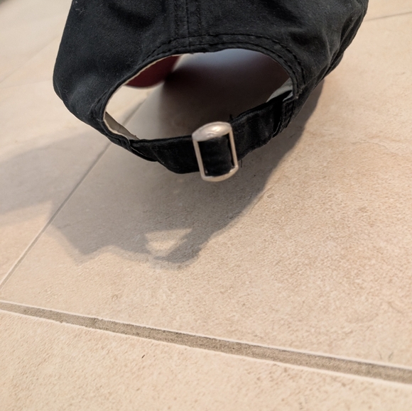 NJ Devils Reebok Adjustable hat - Picture 3 of 3